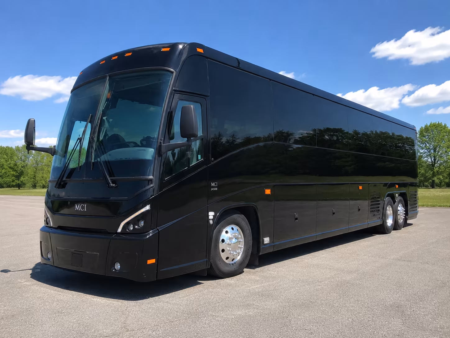 charter buses for border patrol cohort transfers along the rio grande valley